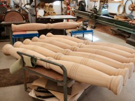 Hanson Woodturning, Furniture Parts - Bed Posts, Table Legs, Pedestal Bases, Tapered Columns and Kitchen Islands.